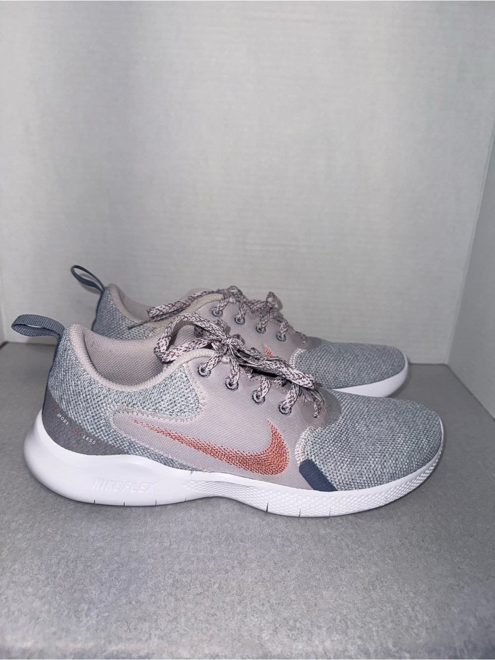 Nike Flex Shoes Womens 9.5 Gray Pink Walking Running Sneakers